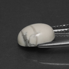 Howlita blanco natural de 2,24 ct, corte óvalo, opaco