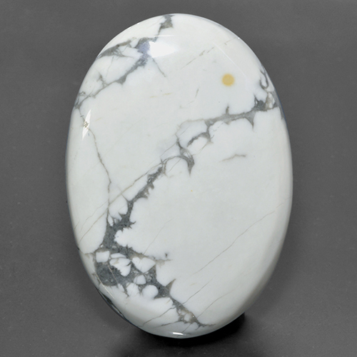 Howlita blanco natural de 84,13 ct, corte óvalo, opaco