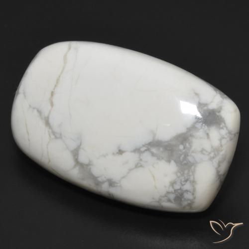 Howlita Blanco verdoso natural de 22.43 ct, Forma Cojín, Opaco