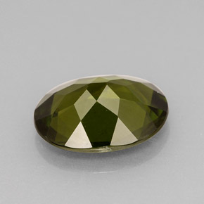 idocrasa Verde Oliva natural de 3.04 ct, Corte Óvalo, VS