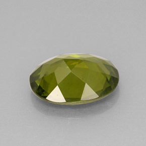 idocrasa Verde Oliva natural de 2.56 ct, Corte Óvalo, VS