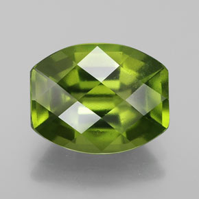 idocrasa Verde Oliva natural de 3.08 ct, Forma elegante, VS