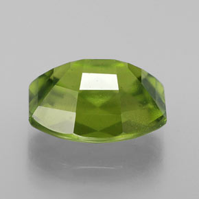 idocrasa Verde Oliva natural de 3.08 ct, Forma elegante, VS
