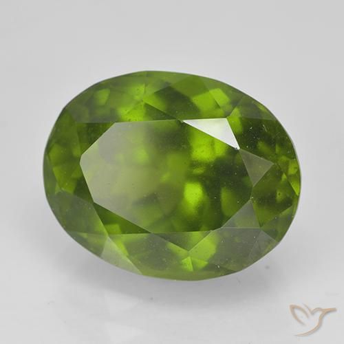 idocrasa Verde medio natural de 5.61 ct, Corte Óvalo, VS