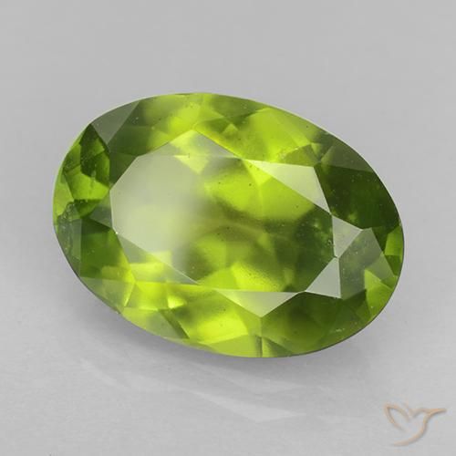idocrasa Verde vivo natural de 6.08 ct, Ovalada, VS