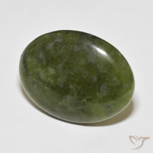 idocrasa Verde cálido natural de 47.13 ct, Ovalada, Opaco