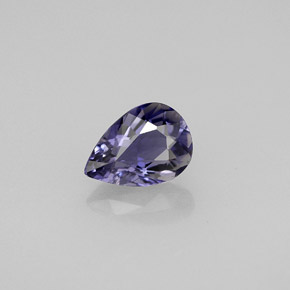 Iolita violeta natural de 0,61 ct, en forma de pera, VS
