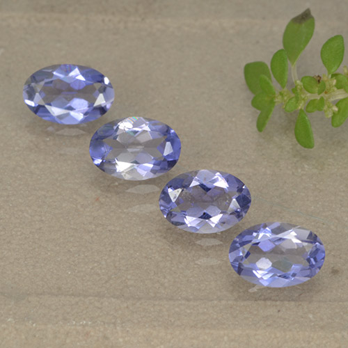 Gemas de iolita Azul violeta intenso natural de 1.41 ct, Corte Óvalo, VS
