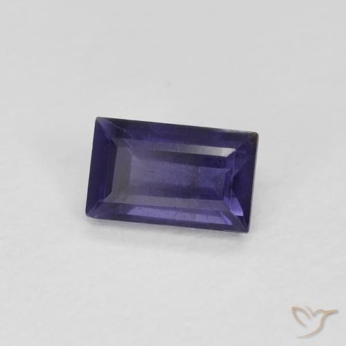 Iolita Violeta oscuro natural de 0.26 ct, Corte Baguette, VS