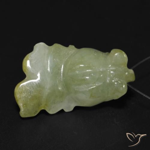 Jade Verde cálido natural de 21.61 ct, Elegante, Translúcido