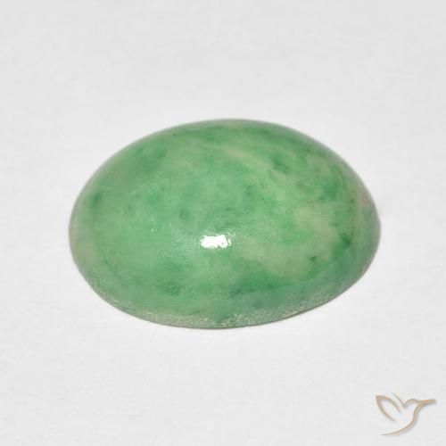 Jade Verde cálido natural de 4.83 ct, Ovalada, Opaco