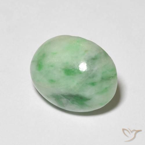 Jade Verde cálido natural de 4.38 ct, Ovalada, Opaco