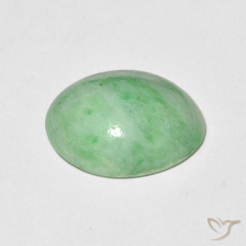 Jade Verde cálido natural de 3.88 ct, Ovalada, Opaco