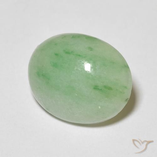 Jade Verde cálido natural de 3.83 ct, Ovalada, Opaco