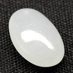 Jadeíta blanco natural de 2,05 ct, corte óvalo, translúcido