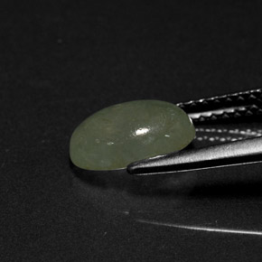 Jadeíta Verde natural de 1.88 ct, Corte Óvalo, Translúcido