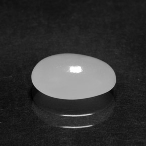 Jadeíta blanco natural de 2,02 ct, corte óvalo, translúcido