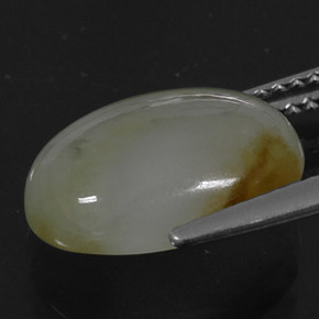 Jadeíta Verde blanquecino natural de 6.30 ct, Corte Óvalo, Opaco