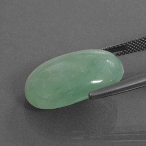 Jadeíta Verde natural de 18.38 ct, Ovalada, Translúcido