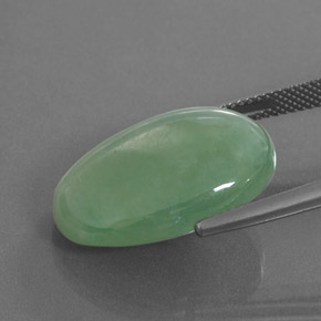 Jadeíta Verde natural de 20.88 ct, Ovalada, Translúcido