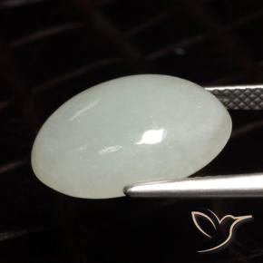 Jadeíta Verde amarillento natural de 9.78 ct, Ovalada, Translúcido