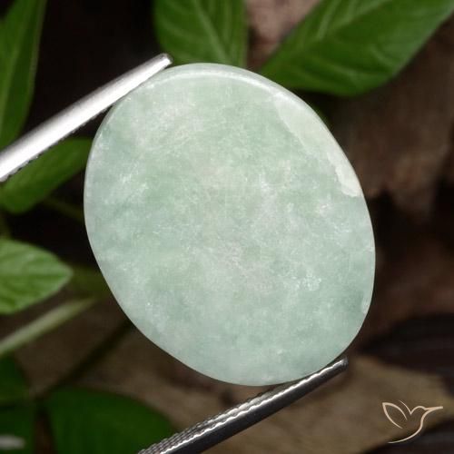 Jadeíta Verde claro natural de 27.82 ct, Ovalada, Opaco