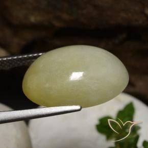 Jadeíta Verde-amarillo medio natural de 12.01 ct, Ovalada, Translúcido