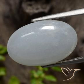 Jadeíta Verde medio natural de 7.94 ct, Ovalada, Opaco