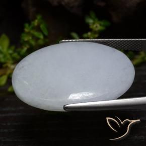 Jadeíta Verde claro natural de 33.11 ct, Ovalada, Opaco