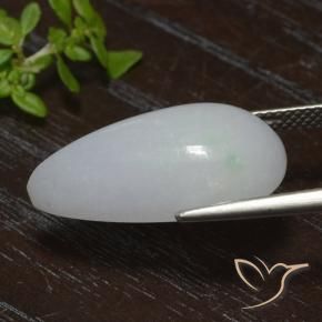 Jadeíta Blanco grisáceo natural de 18.10 ct, En forma de pera, Translúcido