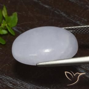 Jadeíta Gris natural de 13.41 ct, Ovalada, Translúcido