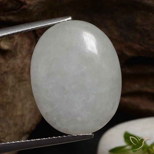 Jadeíta Blanco grisáceo natural de 11.79 ct, Ovalada, Translúcido