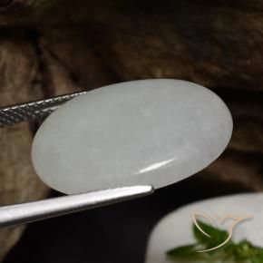 Jadeíta Blanco grisáceo natural de 11.79 ct, Ovalada, Translúcido