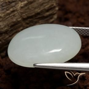 Jadeíta Verde grisáceo natural de 14.79 ct, Ovalada, Translúcido