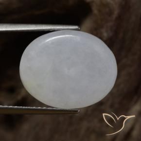 Jadeíta Verde medio natural de 7.87 ct, Ovalada, Translúcido