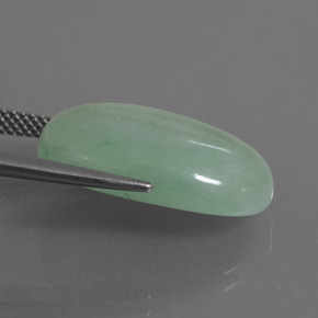 Jadeíta Verde natural de 18.38 ct, Corte Óvalo, Translúcido