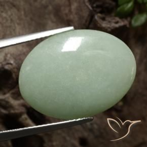Jadeíta Verde avellana claro natural de 11.48 ct, Ovalada, Translúcido