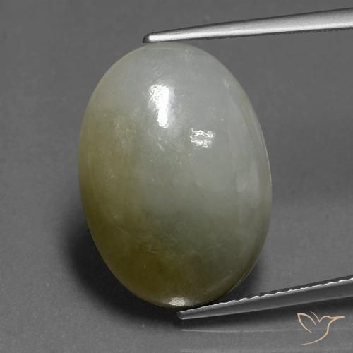 Jadeíta Verde medio natural de 13.85 ct, Corte Óvalo, Translúcido