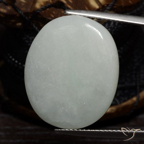 27.95ct Natural Verde medio Jadeíta, Ovalada, Translúcido