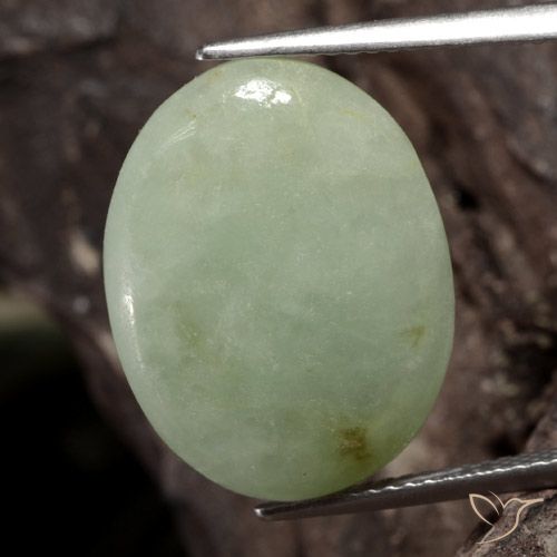 Jadeíta Verde gris natural de 12.72 ct, Ovalada, Translúcido