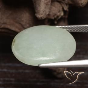 Jadeíta Verde claro natural de 10.40 ct, Ovalada, Translúcido