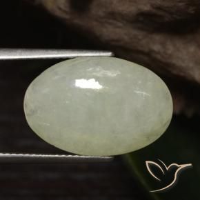 Jadeíta Verde-amarillo grisáceo natural de 10.01 ct, Ovalada, Translúcido