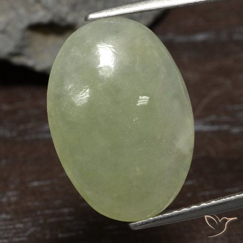 8.37ct Natural Verde Oliva Jadeíta, Ovalada, Translúcido