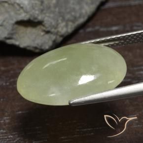 Jadeíta Verde Oliva natural de 8.37 ct, Ovalada, Translúcido