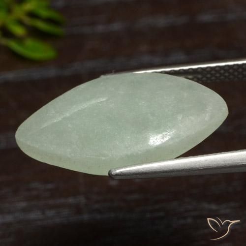 Jadeíta Verde avellana claro natural de 6.77 ct, Marquesa, Translúcido