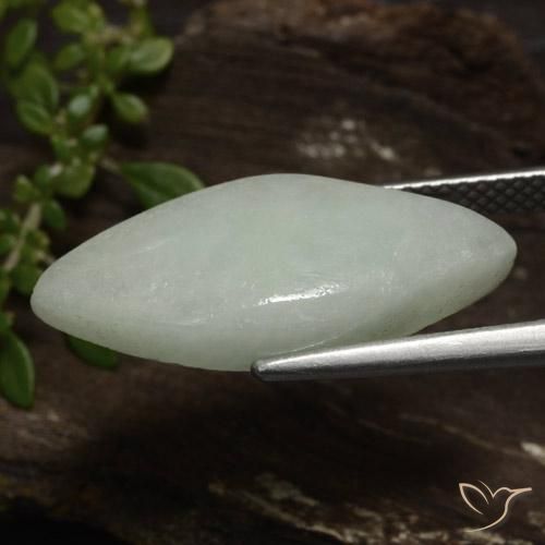 Jadeíta Verde medio natural de 8.14 ct, Marquesa, Translúcido