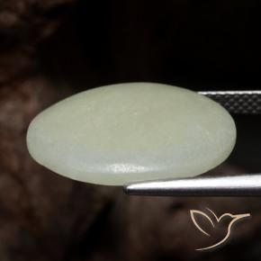 Jadeíta Verde Oliva natural de 8.61 ct, Ovalada, Translúcido