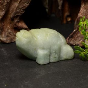 Jadeíta verde natural de 85,76 ct, forma elegante, opaco