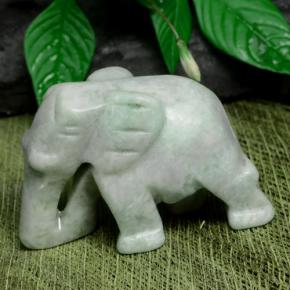 Jadeíta Verde pálido natural de 121.03 ct, Forma elegante, Opaco