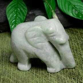 Jadeíta Verde pálido natural de 121.03 ct, Forma elegante, Opaco